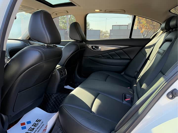 Фото 8 - Infiniti Q50L