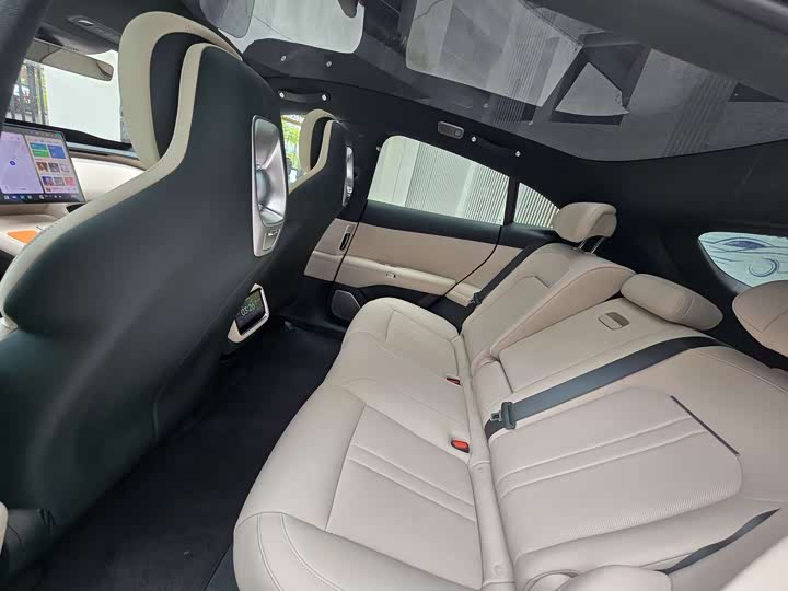 Фото 9 - Xiaomi YU7