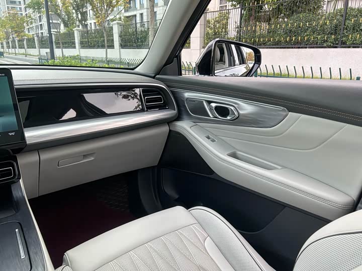 Фото 16 - GAC Trumpchi GS8