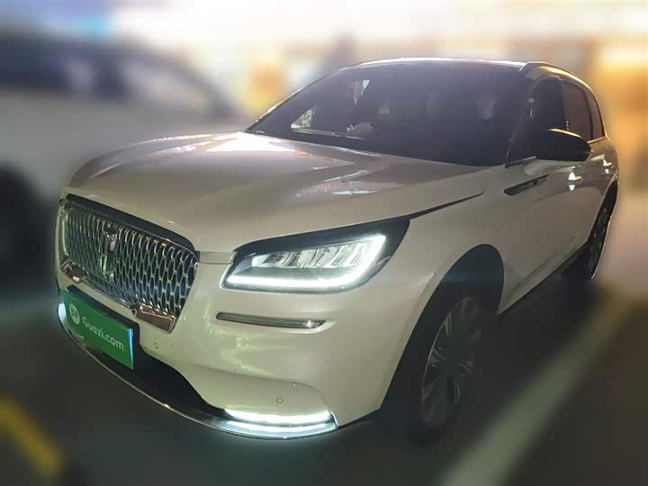 Фото 1 - Lincoln Corsair