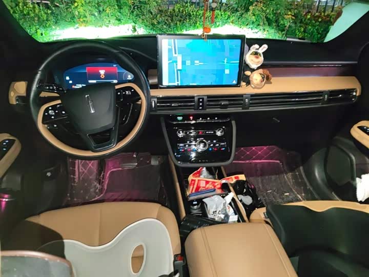 Фото 12 - Lincoln Corsair