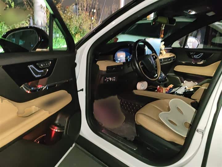 Фото 13 - Lincoln Corsair