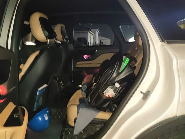 Фото 14 - Lincoln Corsair