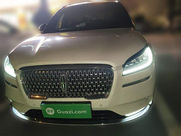 Фото 23 - Lincoln Corsair