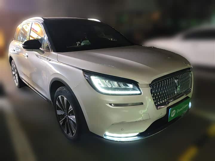 Фото 25 - Lincoln Corsair