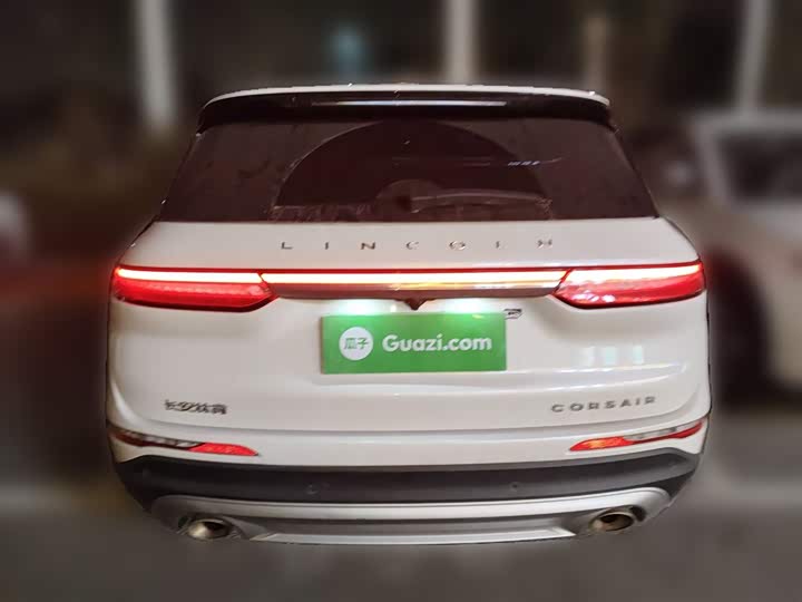 Фото 27 - Lincoln Corsair