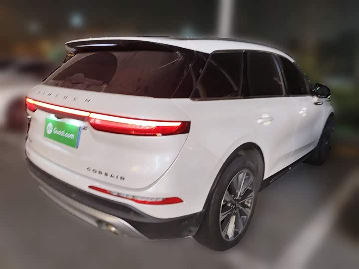 Фото 28 - Lincoln Corsair