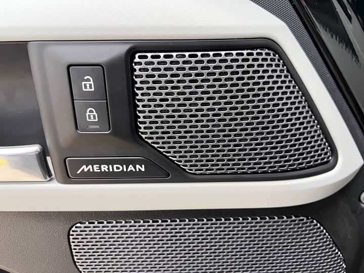 Фото 13 - Land Rover Defender