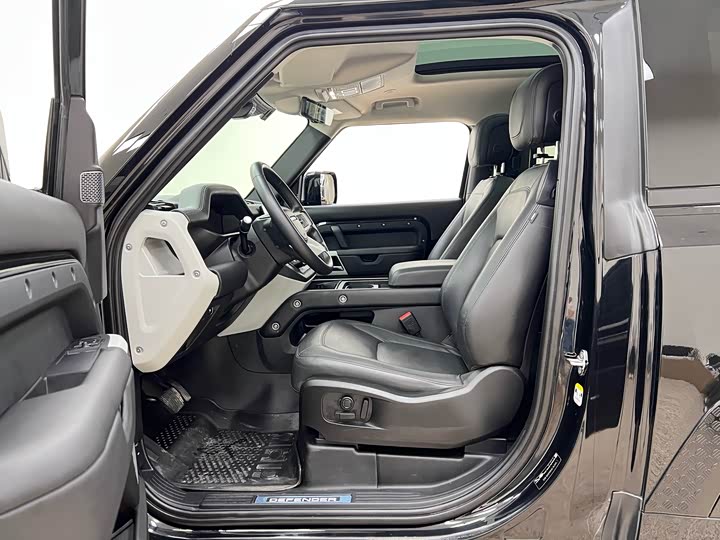 Фото 16 - Land Rover Defender