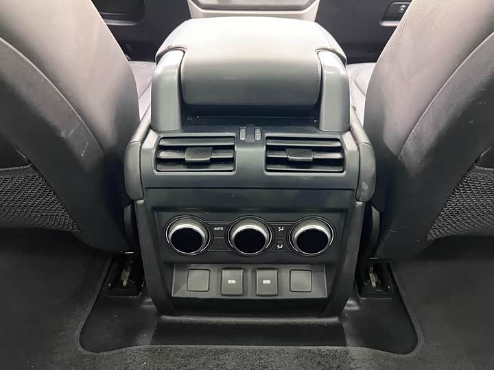 Фото 18 - Land Rover Defender