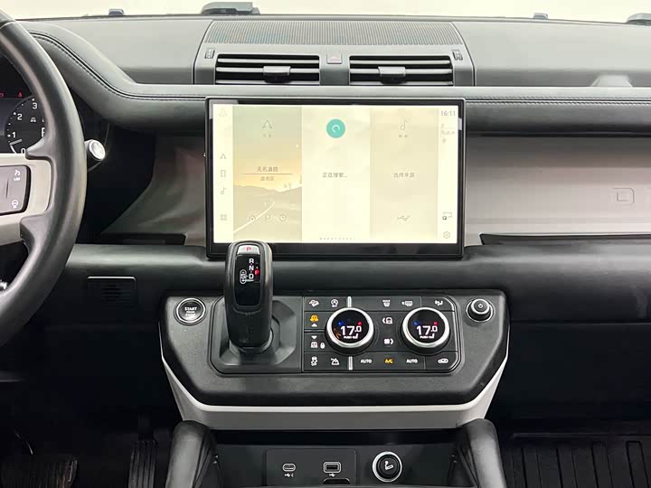 Фото 22 - Land Rover Defender