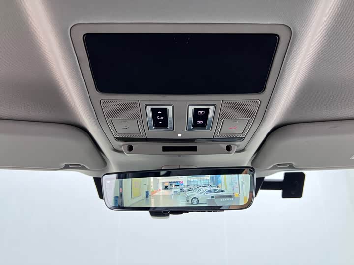 Фото 26 - Land Rover Defender