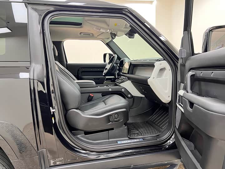 Фото 31 - Land Rover Defender