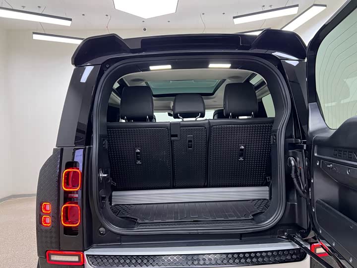 Фото 32 - Land Rover Defender