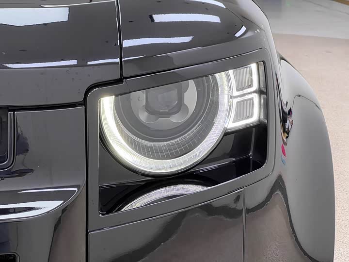 Фото 8 - Land Rover Defender