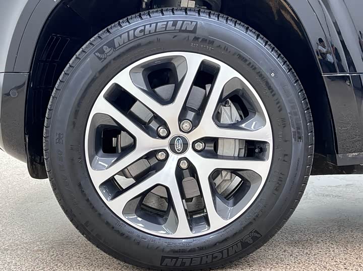 Фото 9 - Land Rover Defender