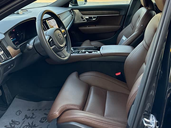 Фото 13 - Volvo S90 Hybrid