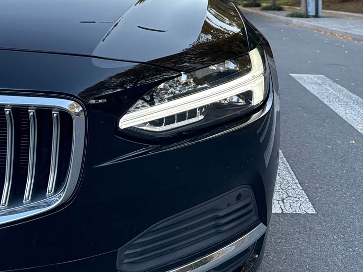 Фото 3 - Volvo S90 Hybrid
