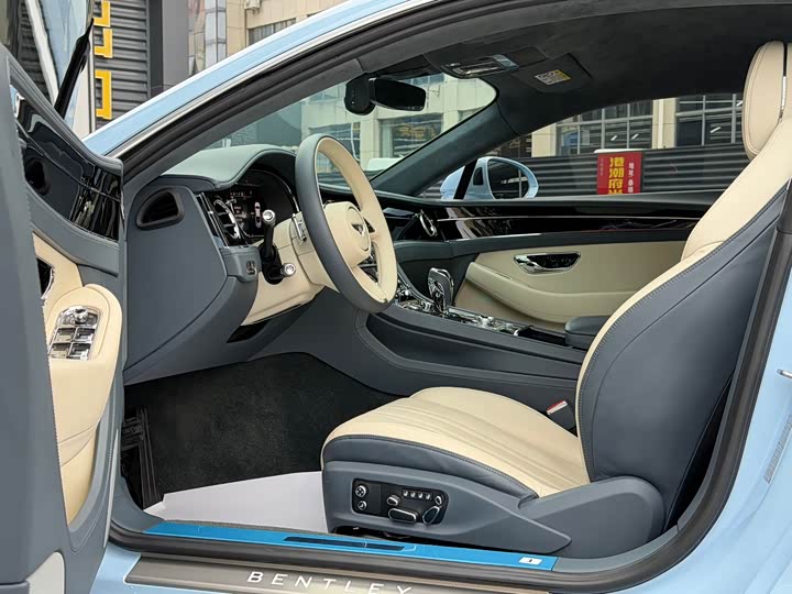 Фото 6 - Bentley Continental GT