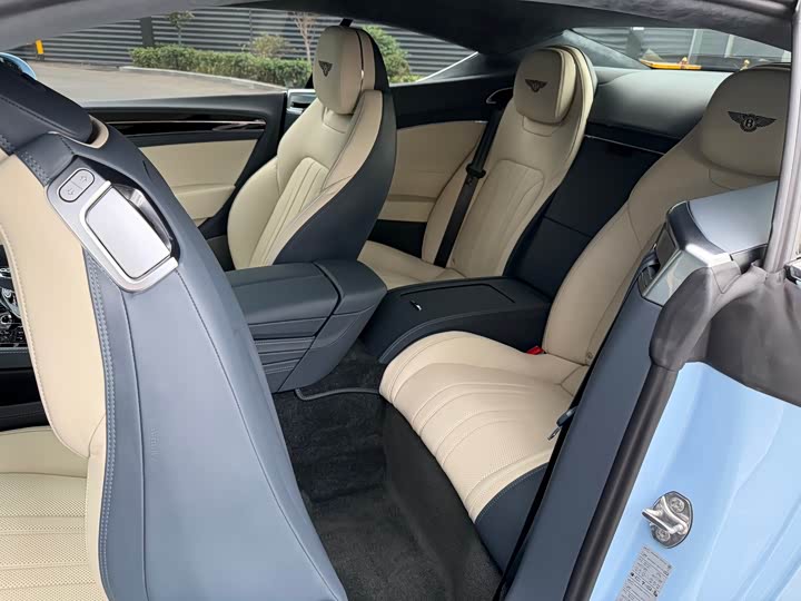 Фото 8 - Bentley Continental GT