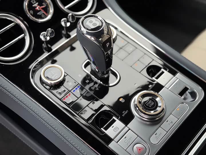 Фото 9 - Bentley Continental GT