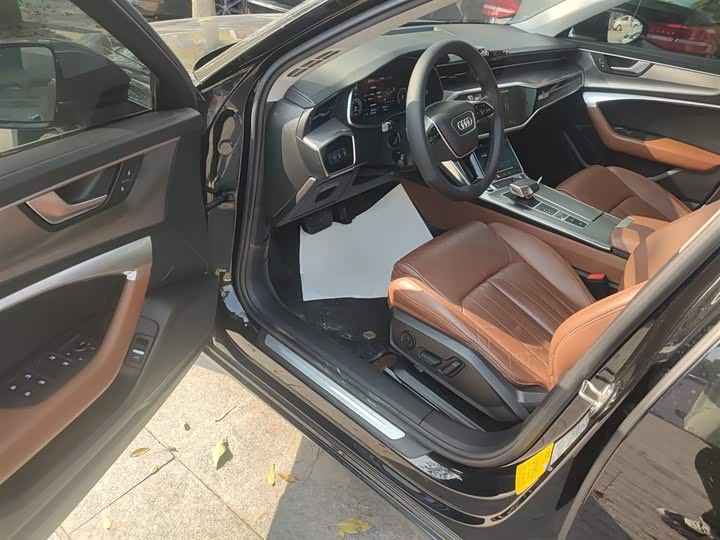 Фото 16 - Audi A6L