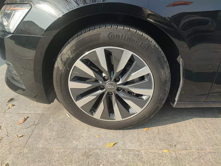 Фото 23 - Audi A6L