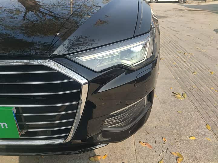 Фото 24 - Audi A6L