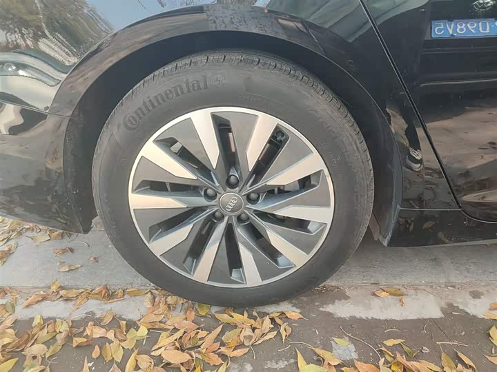 Фото 26 - Audi A6L