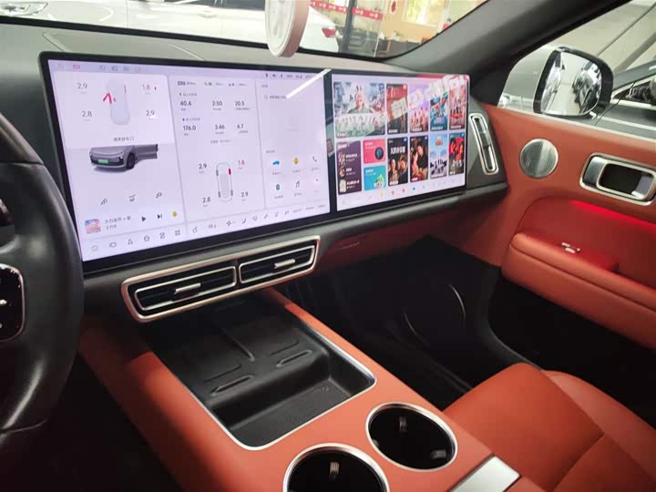 Фото 12 - LiXiang L6