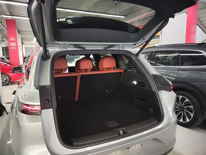 Фото 18 - LiXiang L6