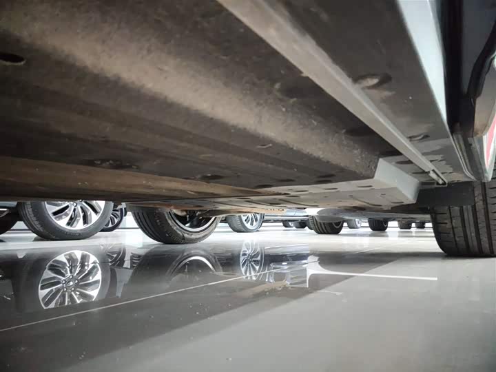 Фото 21 - LiXiang L6