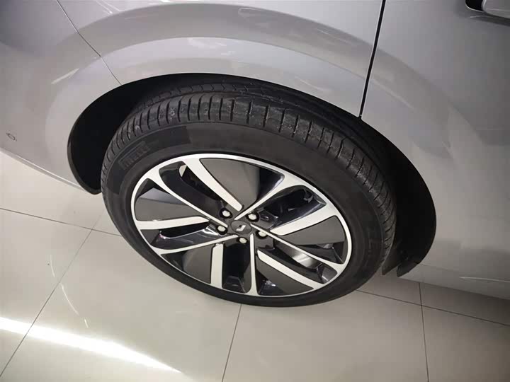 Фото 25 - LiXiang L6