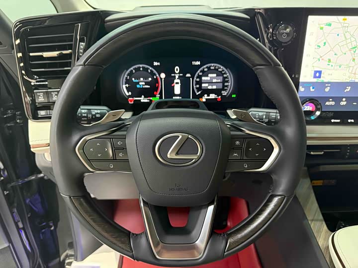 Фото 12 - Lexus LM