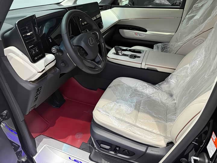 Фото 8 - Lexus LM