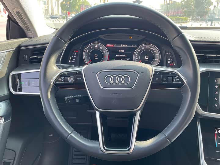 Фото 10 - Audi A7