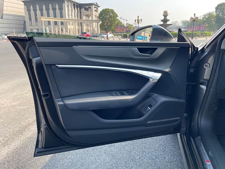 Фото 14 - Audi A7