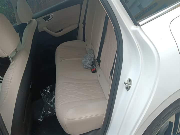 Фото 17 - Roewe D7