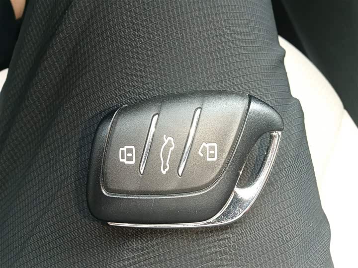 Фото 9 - Roewe D7