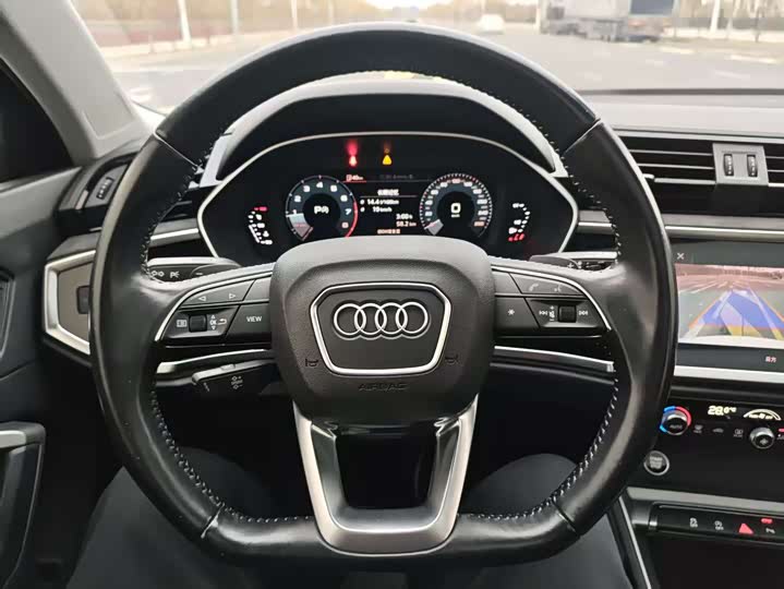 Фото 15 - Audi Q3