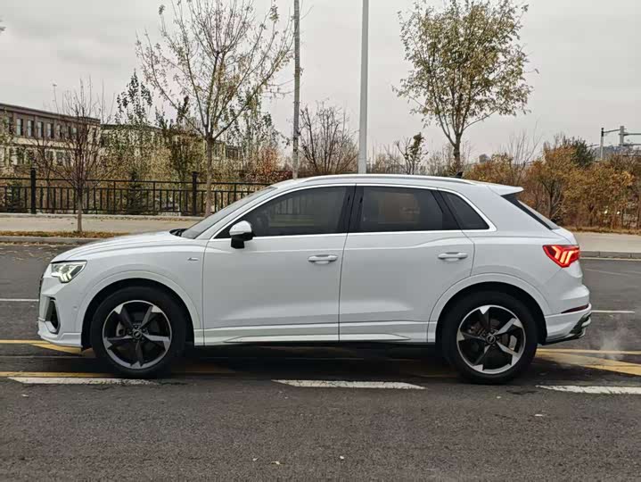 Фото 7 - Audi Q3