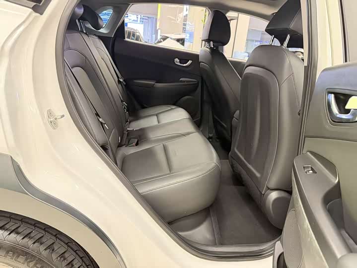 Фото 10 - Hyundai Encino EV