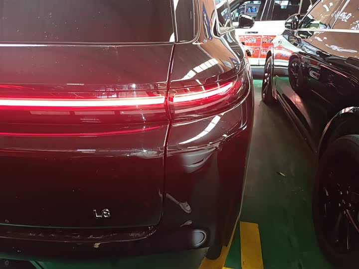 Фото 10 - LiXiang L8