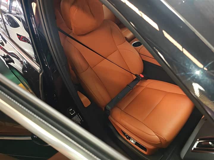 Фото 11 - LiXiang L8