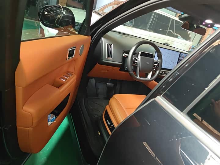 Фото 19 - LiXiang L8