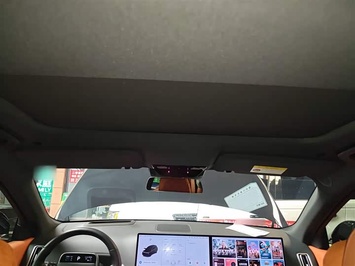 Фото 21 - LiXiang L8