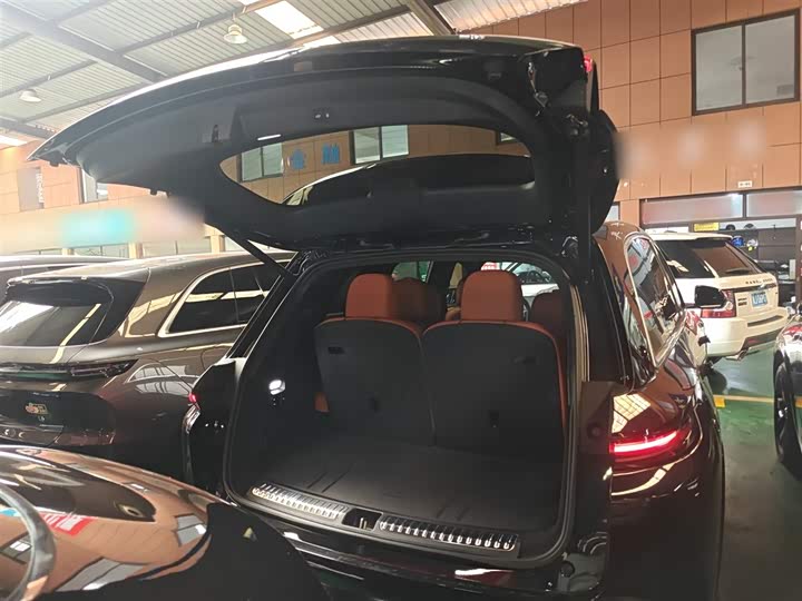 Фото 22 - LiXiang L8