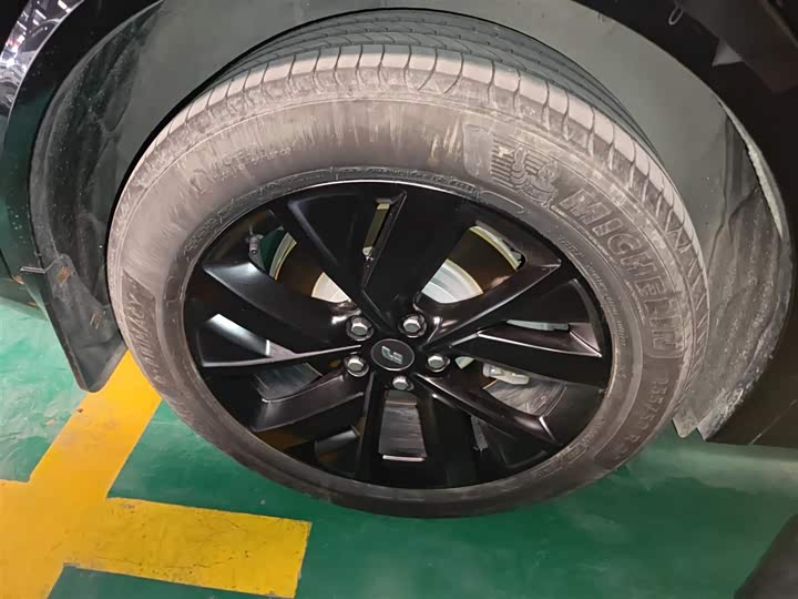 Фото 24 - LiXiang L8