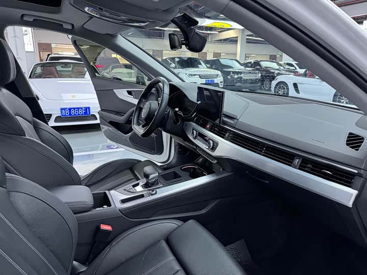 Фото 17 - Audi A4L