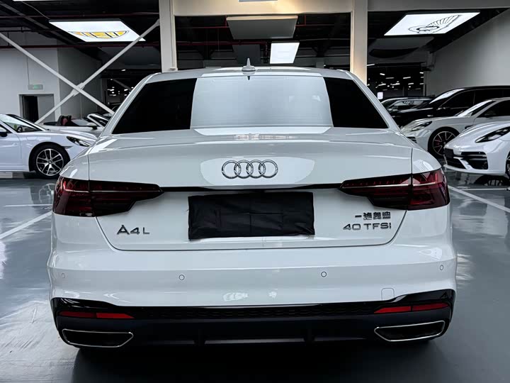 Фото 19 - Audi A4L